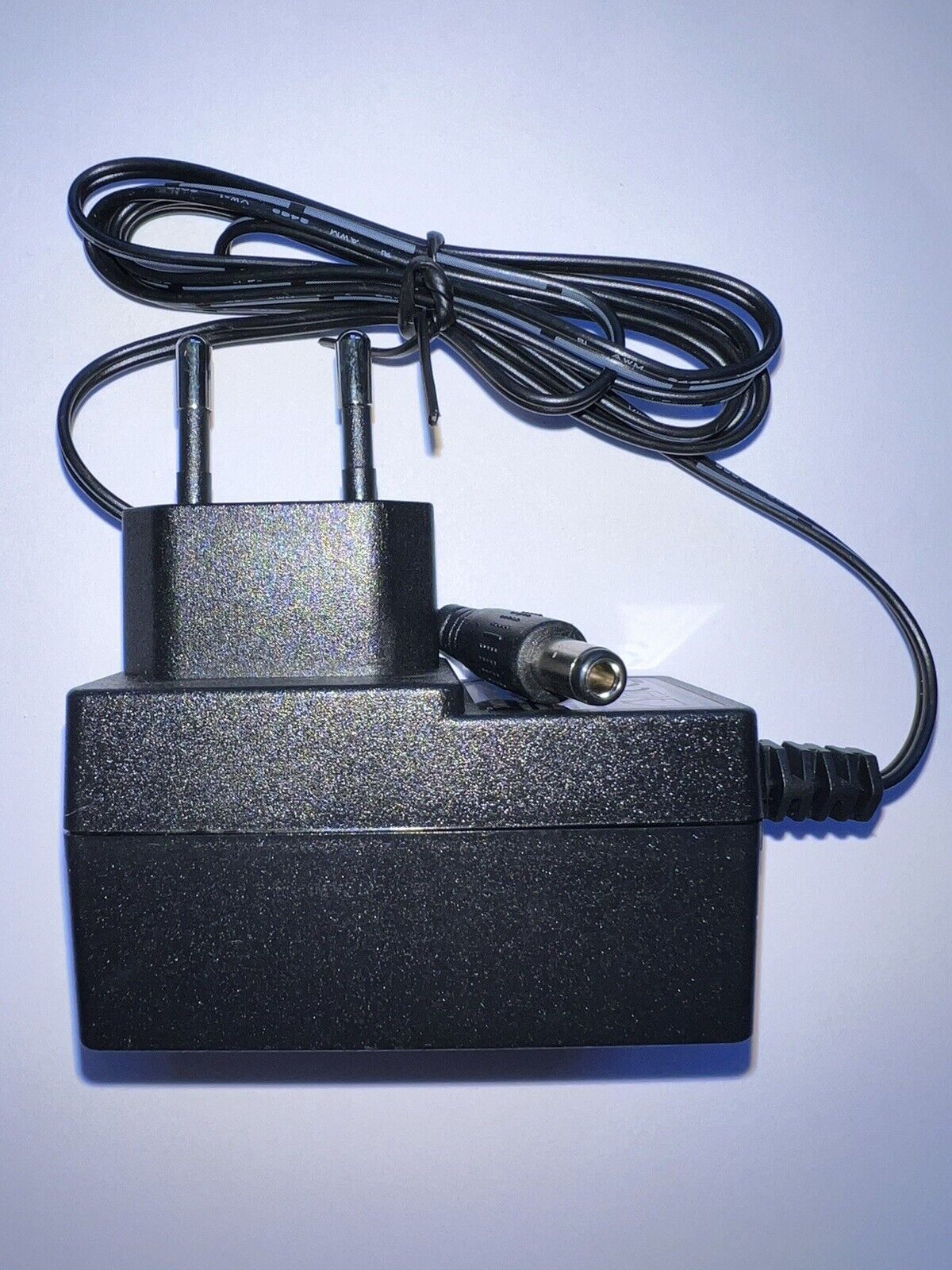 ALIMENTATORE TRASFORMATORE SWITCHING 9V volt 1A ampere, 1 pezzo