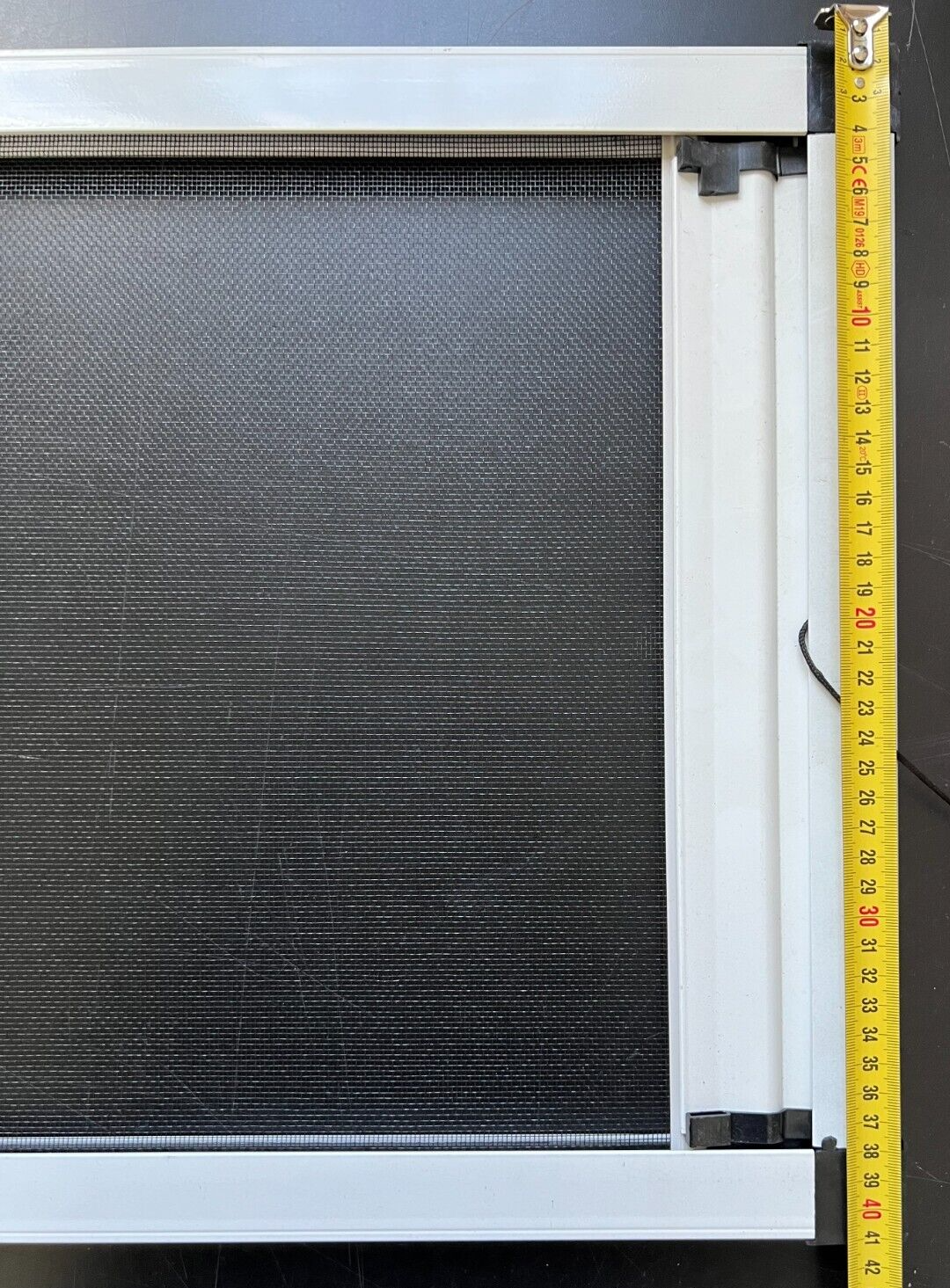 Zanzariera a rullo verticale in alluminio 100 x 41
